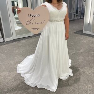 Size 14 brand new wedding dress